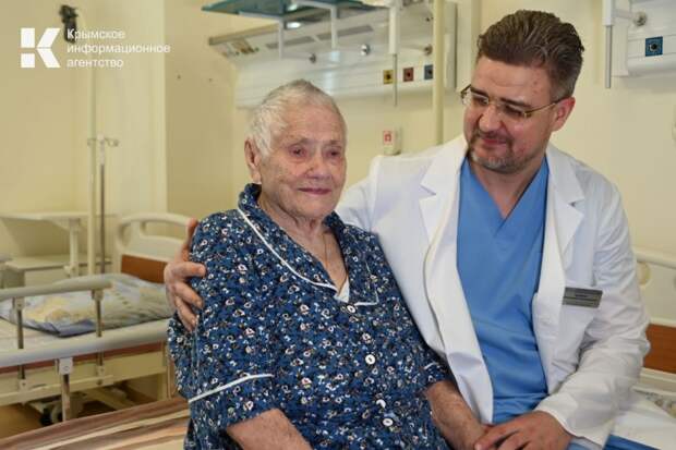 100-летней крымчанке установили кардиостимулятор