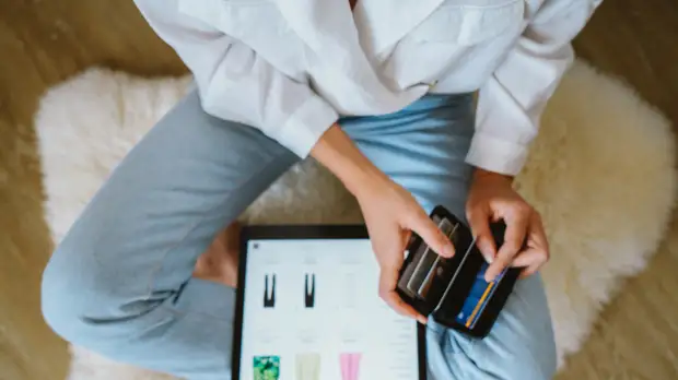 Депутат Нигматулин высказался о развитии интернет-торговли в России