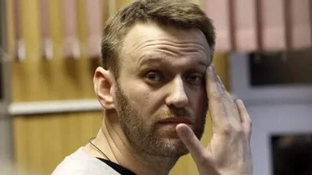 Навальный еще раз подтвердил свою связь с США: что произошло с блогером в Латвии
