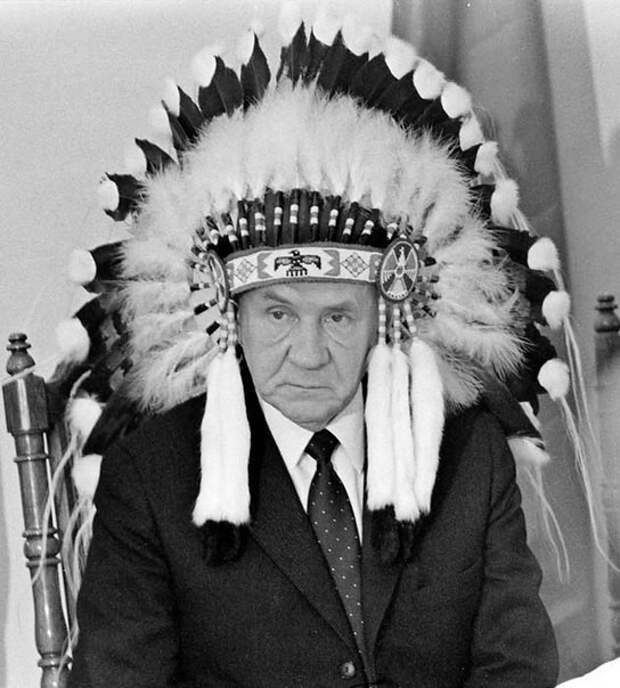 Председатель Совета Министров СССР А. Н. Косыгин на встрече с индейцами, 1971 год, Эдмонтон Увидеть, интересные, фото