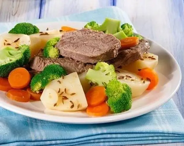 Мясной пир: 10 рецептов блюд из мяса и овощей