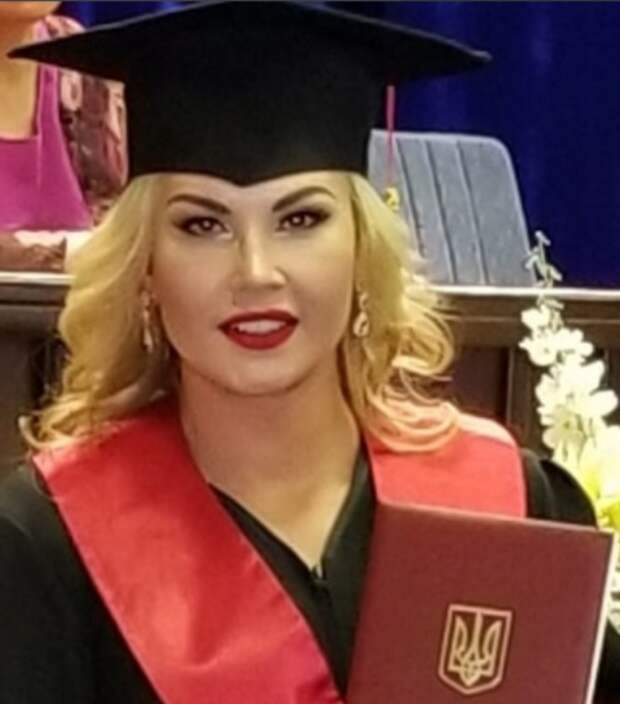 Камалия в 2018 году получила 3 высшее образование
