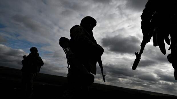 Российские военные отдали новогодние подарки детям в Димитрове