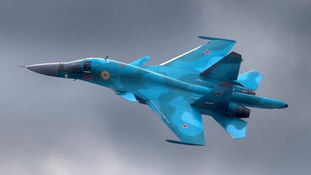Уничтожение "вражеского" аэродрома истребителем Су-34 попало на видео