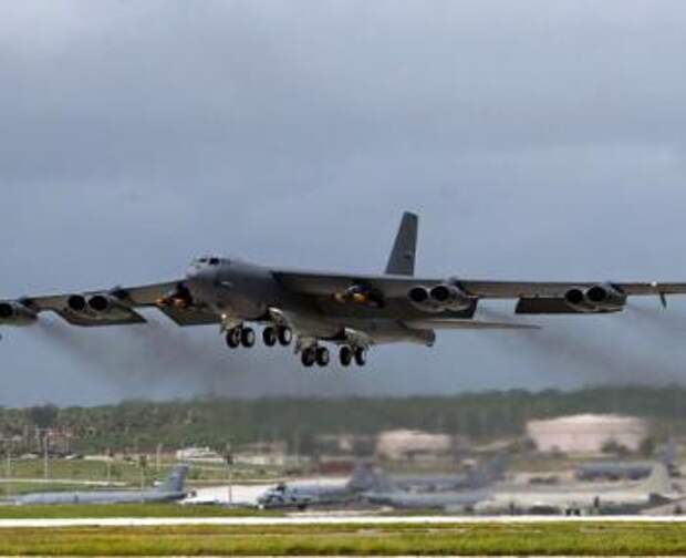 американский самолёт В-52