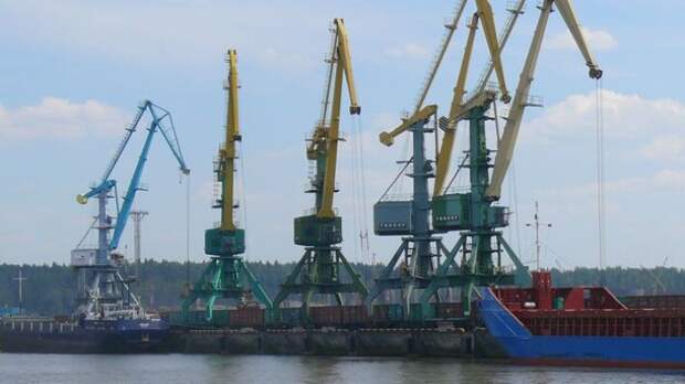 Россия построила в Усть-Луге огромный порт