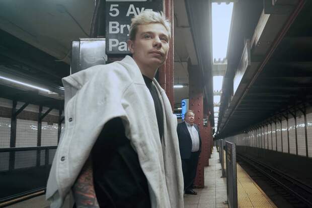 Популярный российский комик купил русскую газету в США и удивился