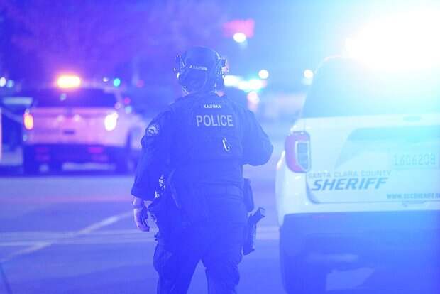 Неизвестный открыл стрельбу в синагоге в США