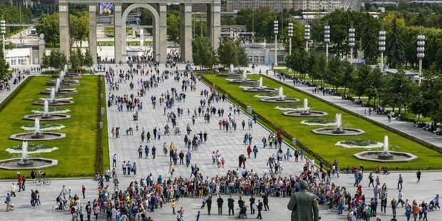 Международный день шахмат на ВДНХ посетили 60 тысяч человек. Фото: mos.ru
