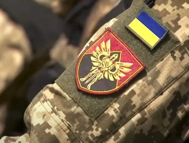 В Тернополе военкомы для мобилизации рабочих в ВСУ поднялись на крышу строящегося здания