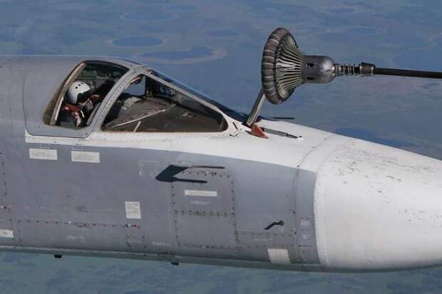 Дозаправка Су-24МР в воздухе