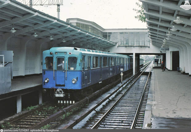 Поезд на станции "Студенческая", 1986.