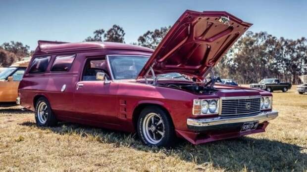 Holden Sandman и Ford XB Surferoo - легковые фургоны для австралийцев