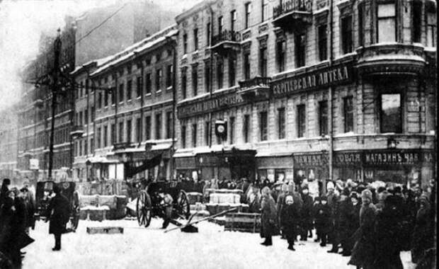 Николай II, отречение монарха, Февральско-мартовский дворцовый переворот, Февральская революция, 1917|Фото: oldsp.ru Николай II, отречение монарха, Февральско-мартовский дворцовый переворот, Февральская революция, 1917|Фото: oldsp.ru