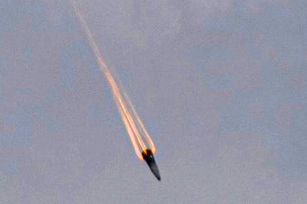 Уникальное фото мчащейся метеором над Иерусалимом иранской боеголовки
