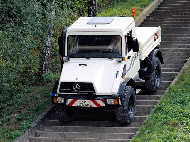 http://horsepowers.ru/wp-content/uploads/2012/08/Unimog-U110-416-1980-2000-Photo-07.jpg