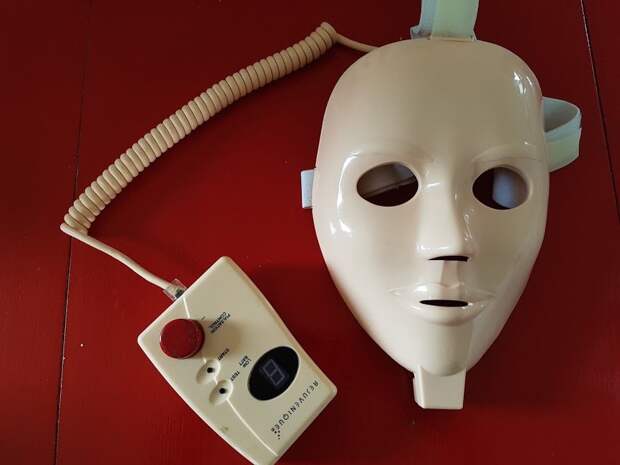 But perhaps the most unsettling failure in West's collection is the Rejuvenique facial mask, which delivered mild electric shocks to the wearer's face.