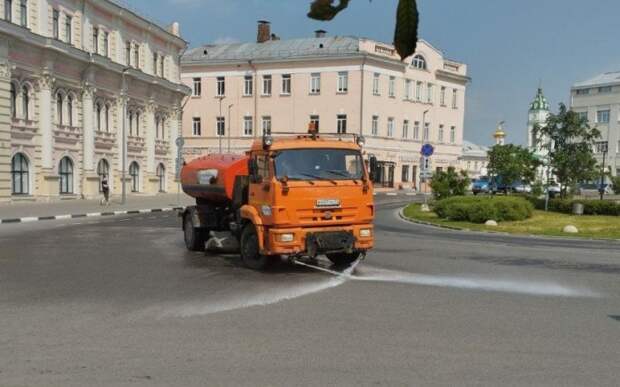 ﻿В Туле 3 июня продолжается уборка городских улиц