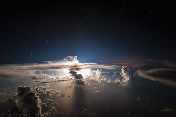 4. Молнии над Атлантическим океаном пилот, фотография, шторм