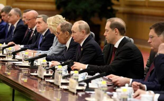 FT: Путин и Си Цзиньпин в Пекине обсуждали Украину, газопровод и работу банков