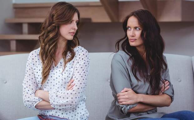 Признаки токсичной подруги