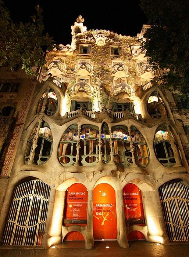 Gaudí-House-29
