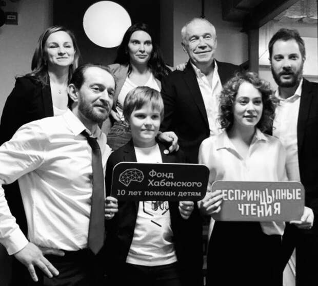 Хорошо, что есть артисты, которые действительно помогают нуждающимся. Им не легко, они преодолевают кучу трудностей, бюрократию, но не сдаются. Фото - kp.ru