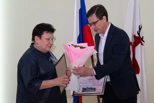 Девять грантов по миллиону рублей вручил Юрий Шалабаев городским школам и детским садам