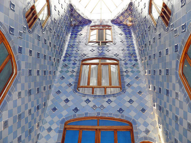 Gaudí-House-26