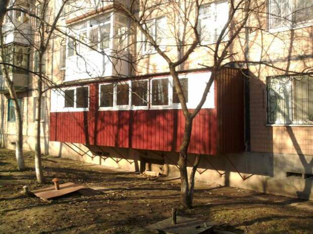 Иснова снова балкон. Реальность в России Иснова снова балкон. Реальность в России