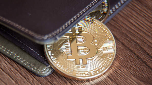Стоимость биткоина превысила  тысяч впервые с середины апреля