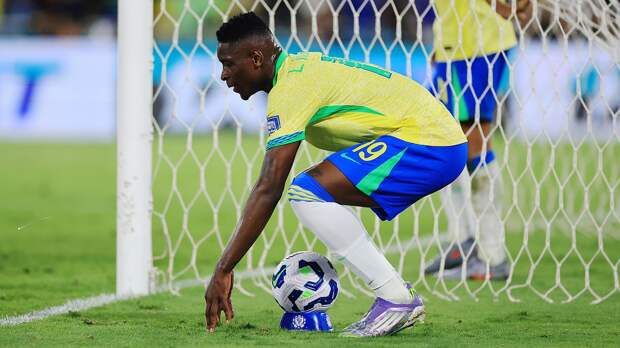 Бразилия проиграла Франции в товарищеском матче, Луис Энрике из «Зенита» отдал голевой пас