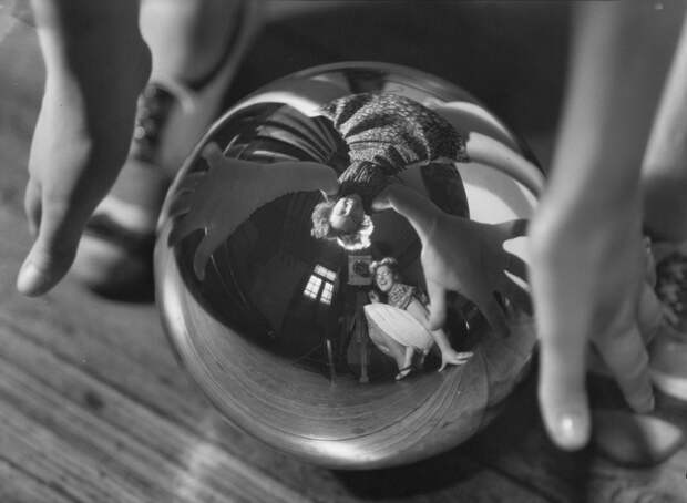Тело, свет, отражение. Легенда аргентинской фотографии Аннемари Генрих  13
