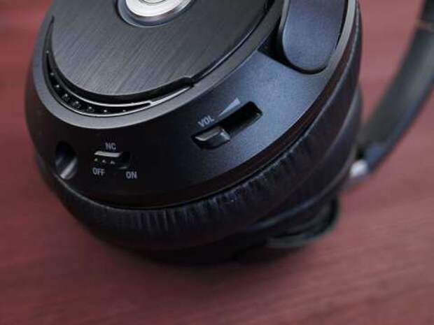 Audio-Technica ATH-ANC70