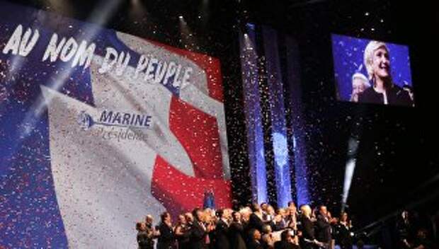 Кандидат на пост президента Франции, лидер французской партии Национальный фронт Марин Ле Пен на встрече со своими сторонниками во время избирательной ка. Архивное фото