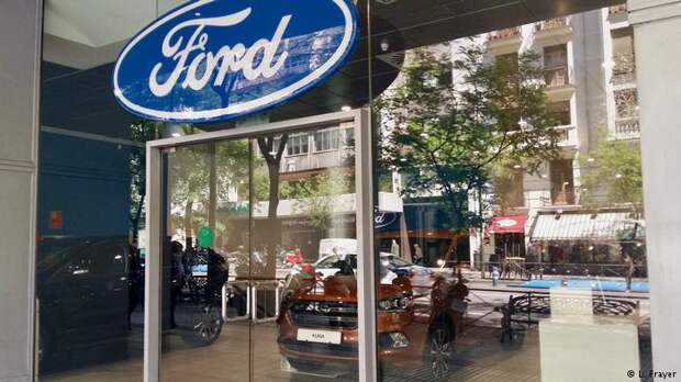 Салон Ford в Мадриде