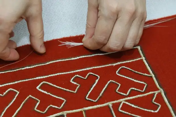 Ямальские мастерицы вышили оленьими жилами Арктический регион для карты России