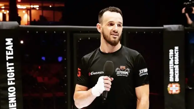 Россиянин Шуркевич нокаутировал Бозиняна на турнире Bellator 269 в Москве