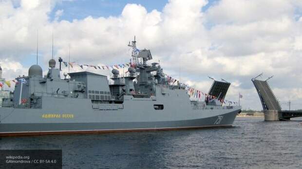 Корабли НАТО в Черном море находятся под присмотром фрегата "Адмирал Эссен" Корабли НАТО в Черном море находятся под присмотром фрегата "Адмирал Эссен"