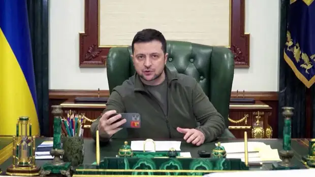 Зеленский заявил, что ВСУ гарантируют "режим тишины" для вывода людей из Мариуполя