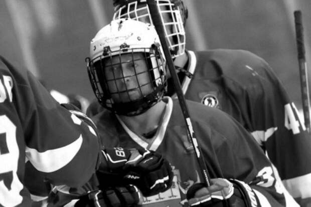 Во время матча Ночной лиги скончался 46-летний хоккеист