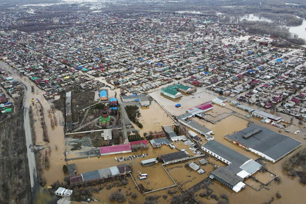Губернатор Паслер: подтопления фиксируются по всему руслу реки Урал
