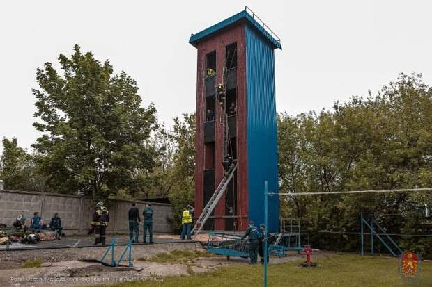 В столице провели смотр-конкурс на звание лучшего звена газодымозащитной службы