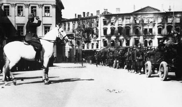 Немецкие войска в Варшаве, 2 октября 1939 года