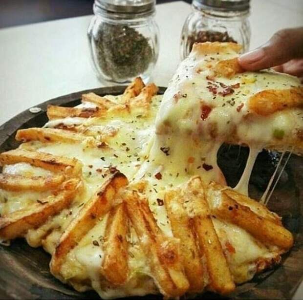 Пицца с картошечкой фри в Café Chokolade, Borivali Пальчики оближешь, едим вне дома, индия, мумбай, национальный колорит, уличная еда