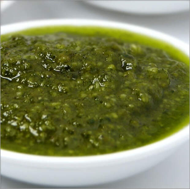 Песто - самый популярный соус итальянской кухни