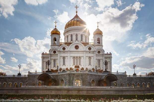 Храм Христа Спасителя - самый большой храм в Росии