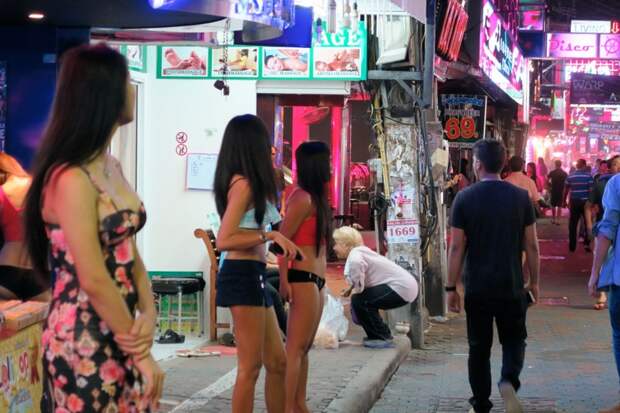 Улица секса и разврата Walking Street в Паттайе волкин стрит, паттайя, секс-туризм, тайланд