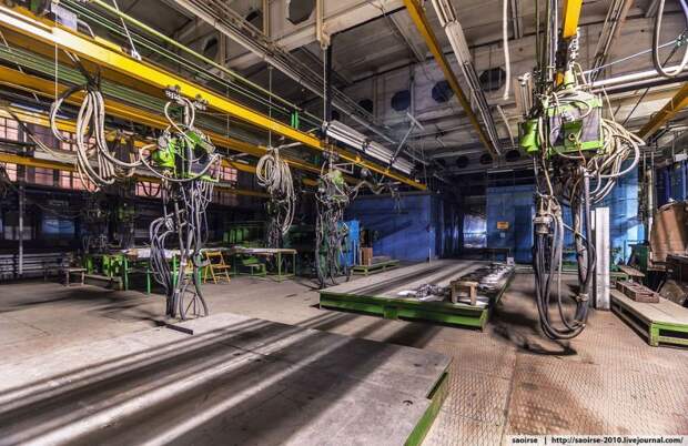 Цех по производству автомобилей представительского класса авто, завод, зил