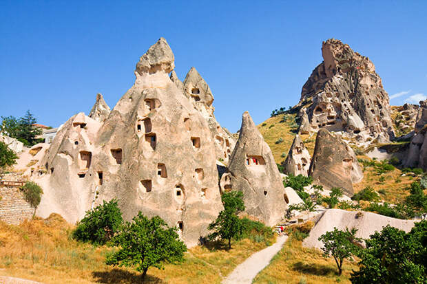 Пещерный монастырь в Ортахисаре, Каппадокия, Турция